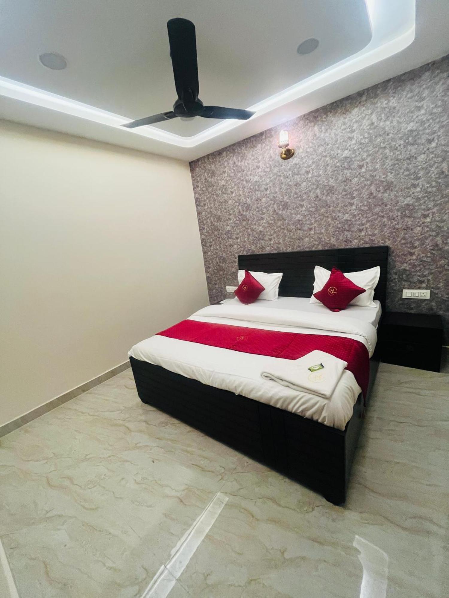 Hotel Royal A Ludhiana Exterior photo