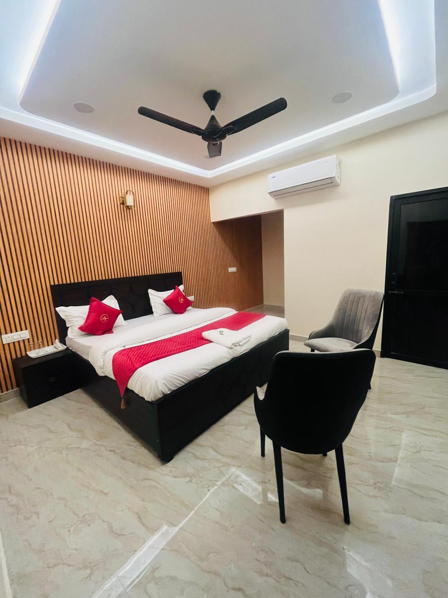 Hotel Royal A Ludhiana Exterior photo